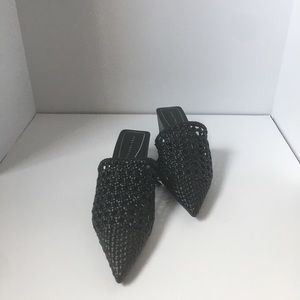 NWT, ZARA woven pointy black wedge size 6.5